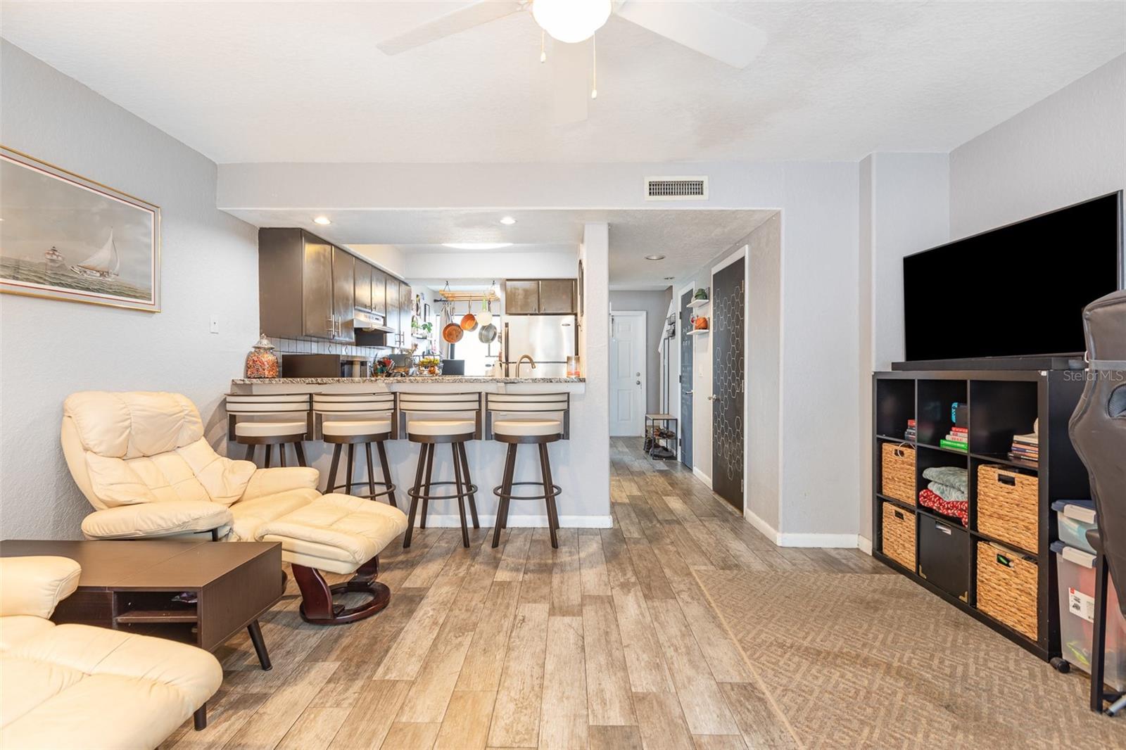 Image 8 of 26 For 4905 25th Street W 101