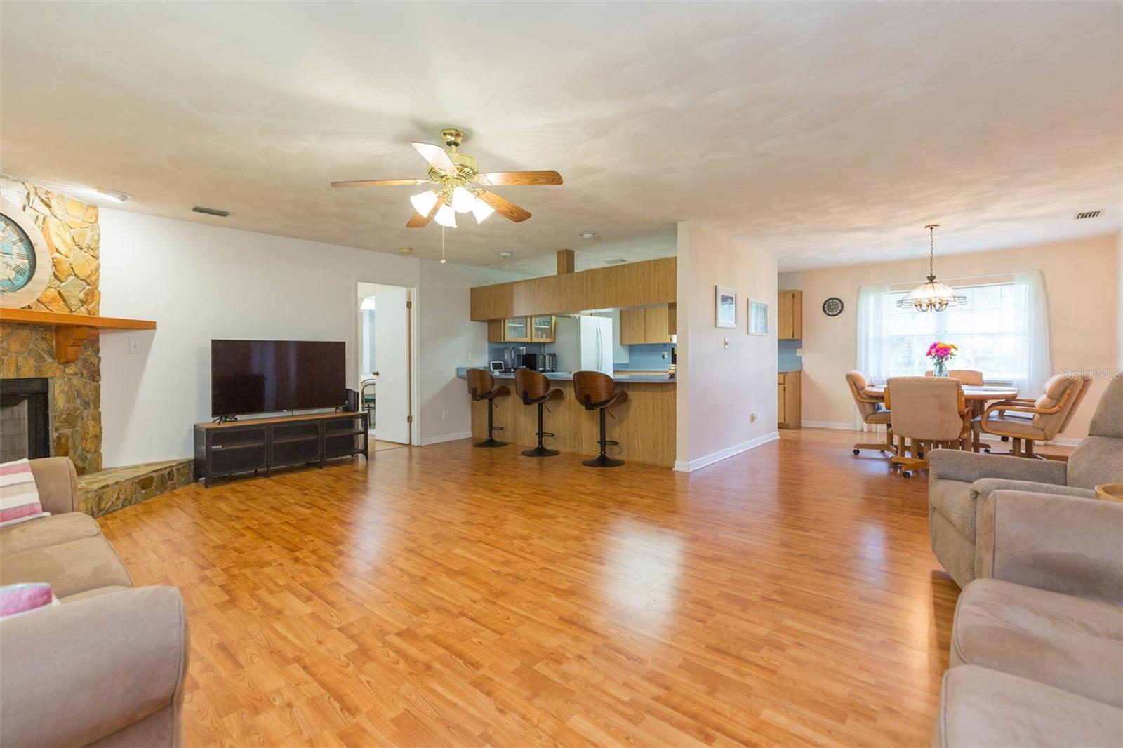Image 8 of 81 For 17380 Sweetwater Road