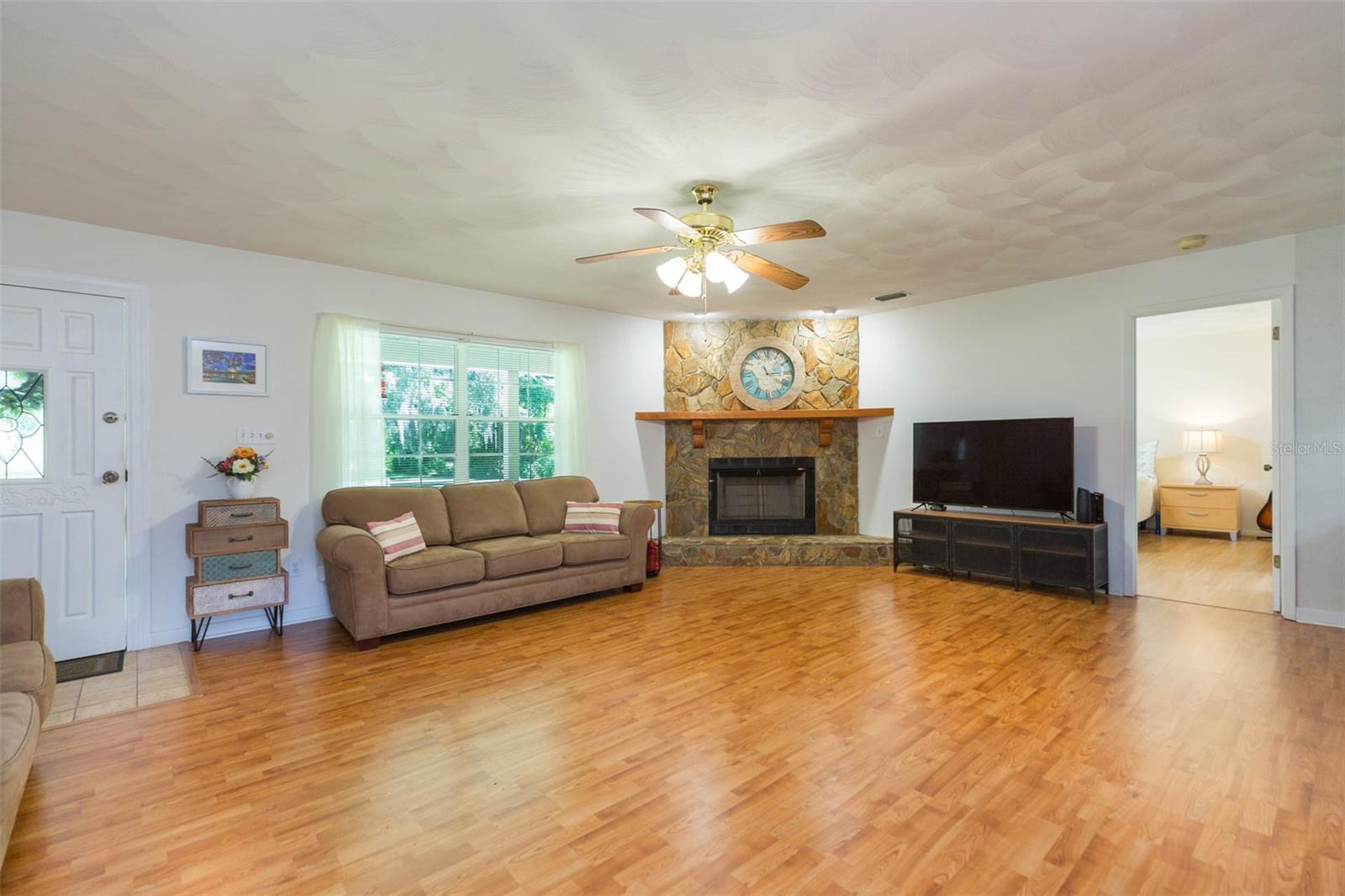 Image 9 of 81 For 17380 Sweetwater Road