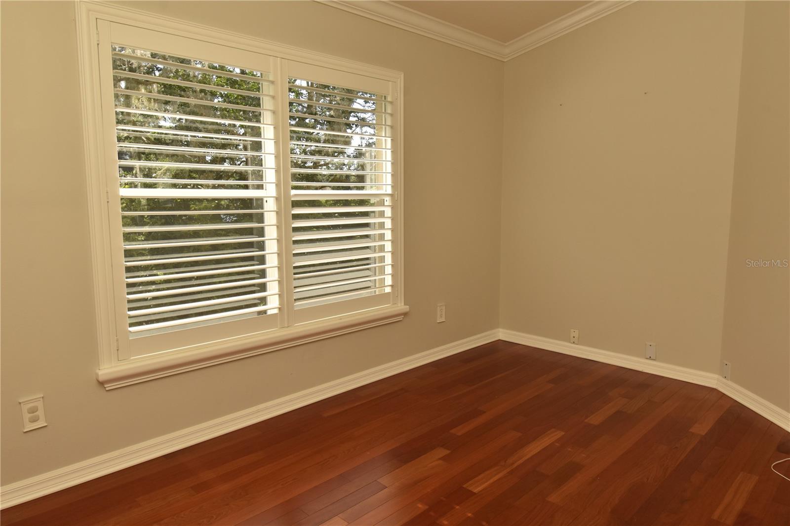 Image 17 of 51 For 816 Sandringham Lane