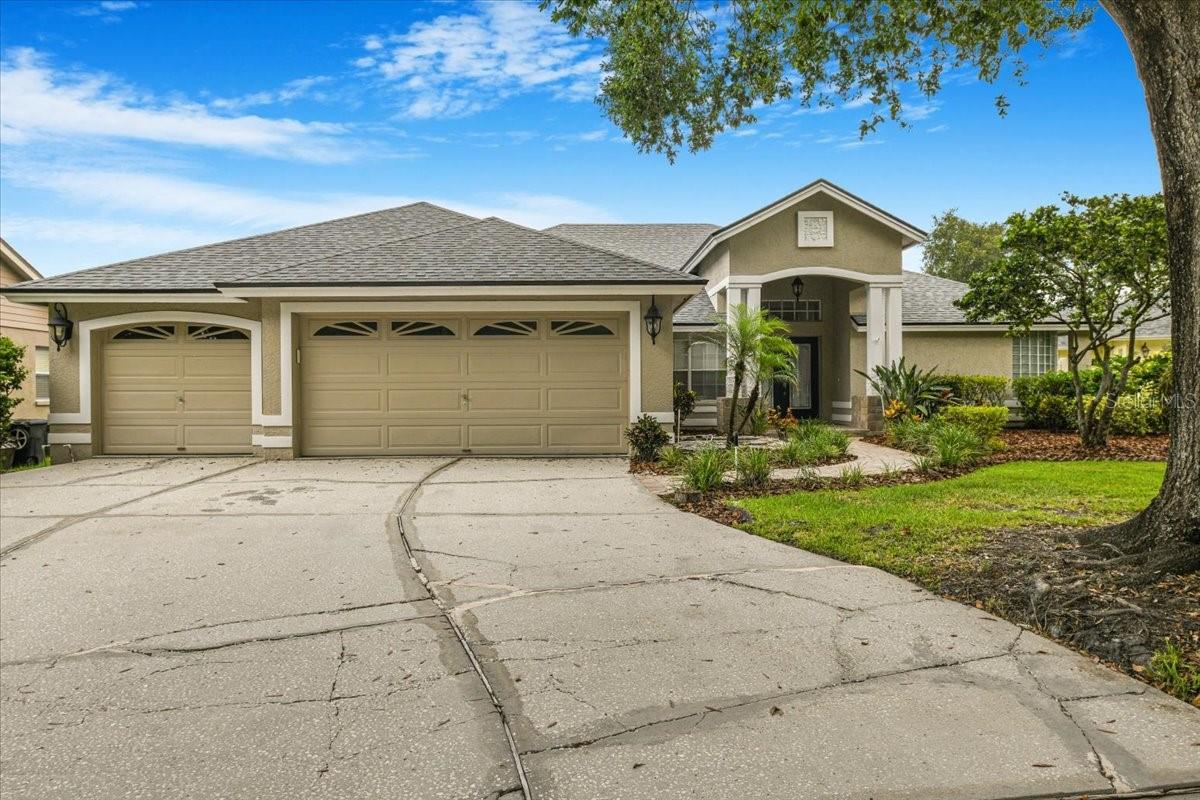 Image 2 of 51 For 816 Sandringham Lane