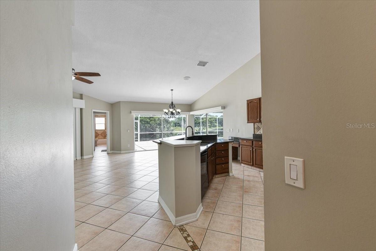 Image 21 of 51 For 816 Sandringham Lane