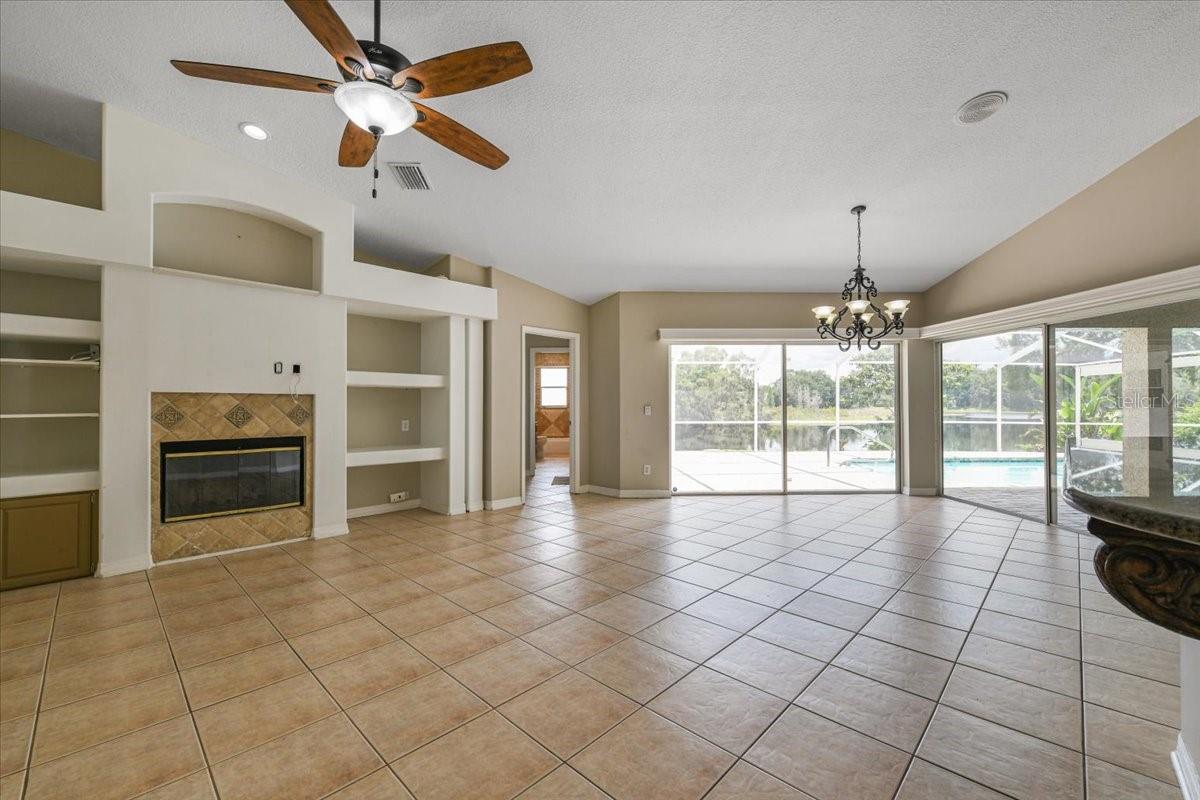 Image 28 of 51 For 816 Sandringham Lane