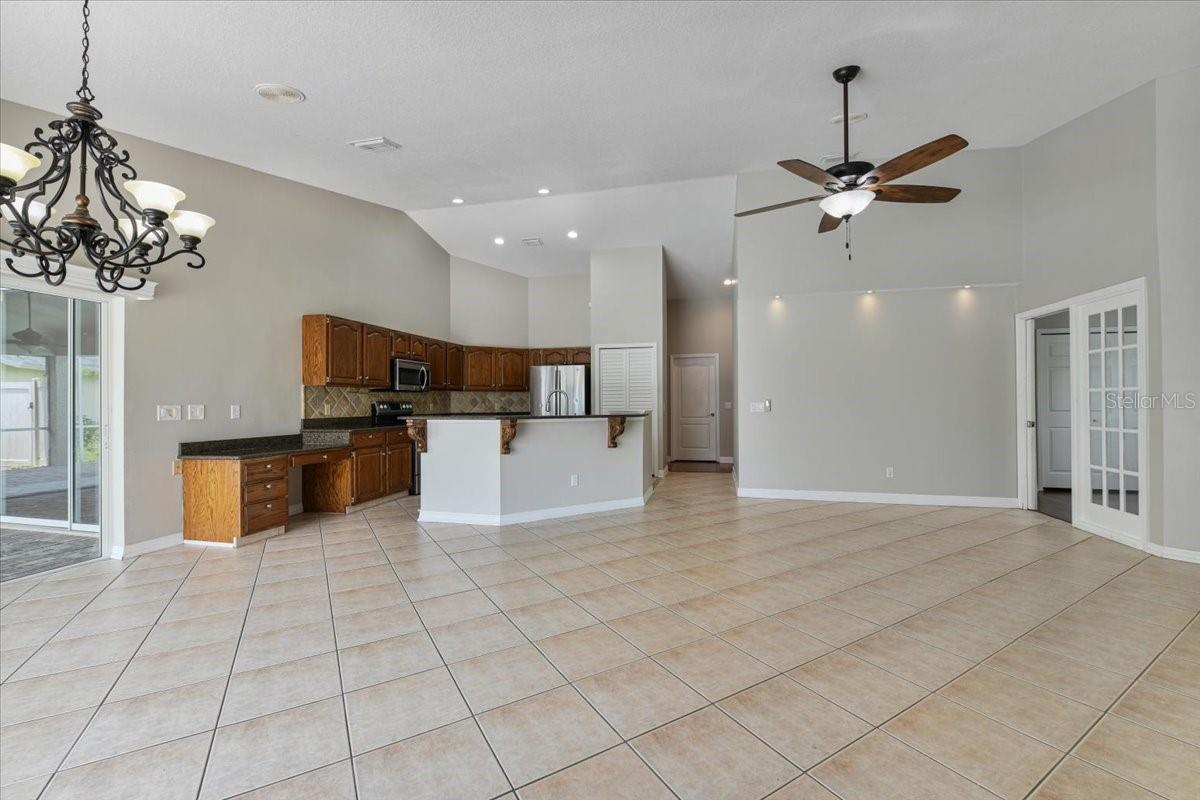 Image 30 of 51 For 816 Sandringham Lane