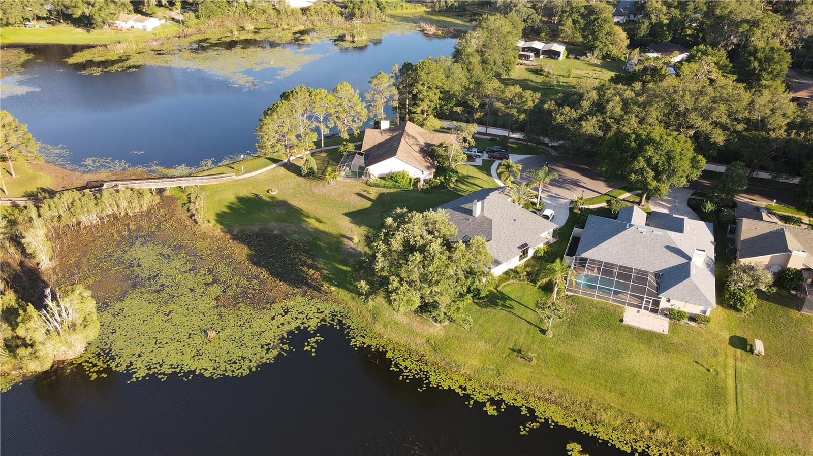 Image 32 of 51 For 816 Sandringham Lane