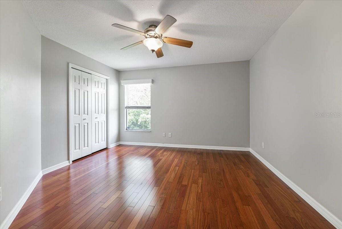 Image 36 of 51 For 816 Sandringham Lane
