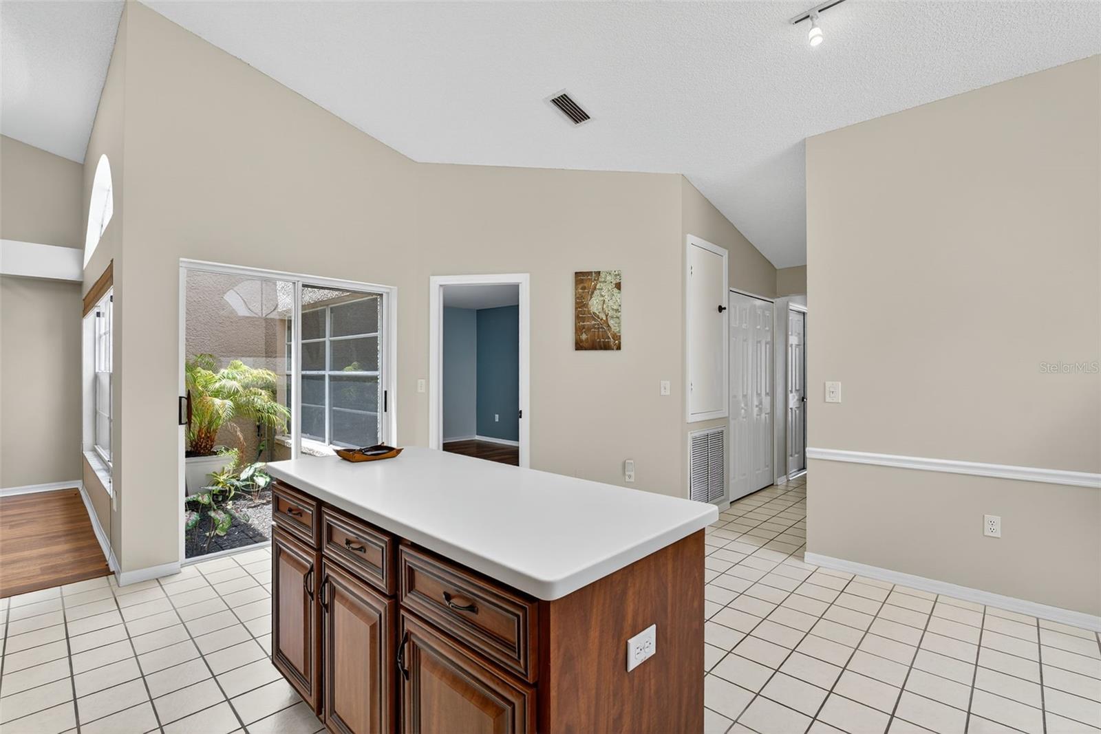 Image 11 of 32 For 3874 Darston Street