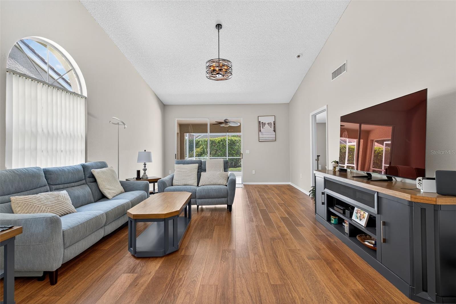 Image 4 of 32 For 3874 Darston Street