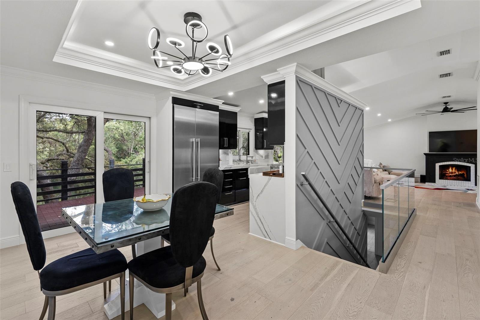 Image 13 of 92 For 900 Oak Hollow Place