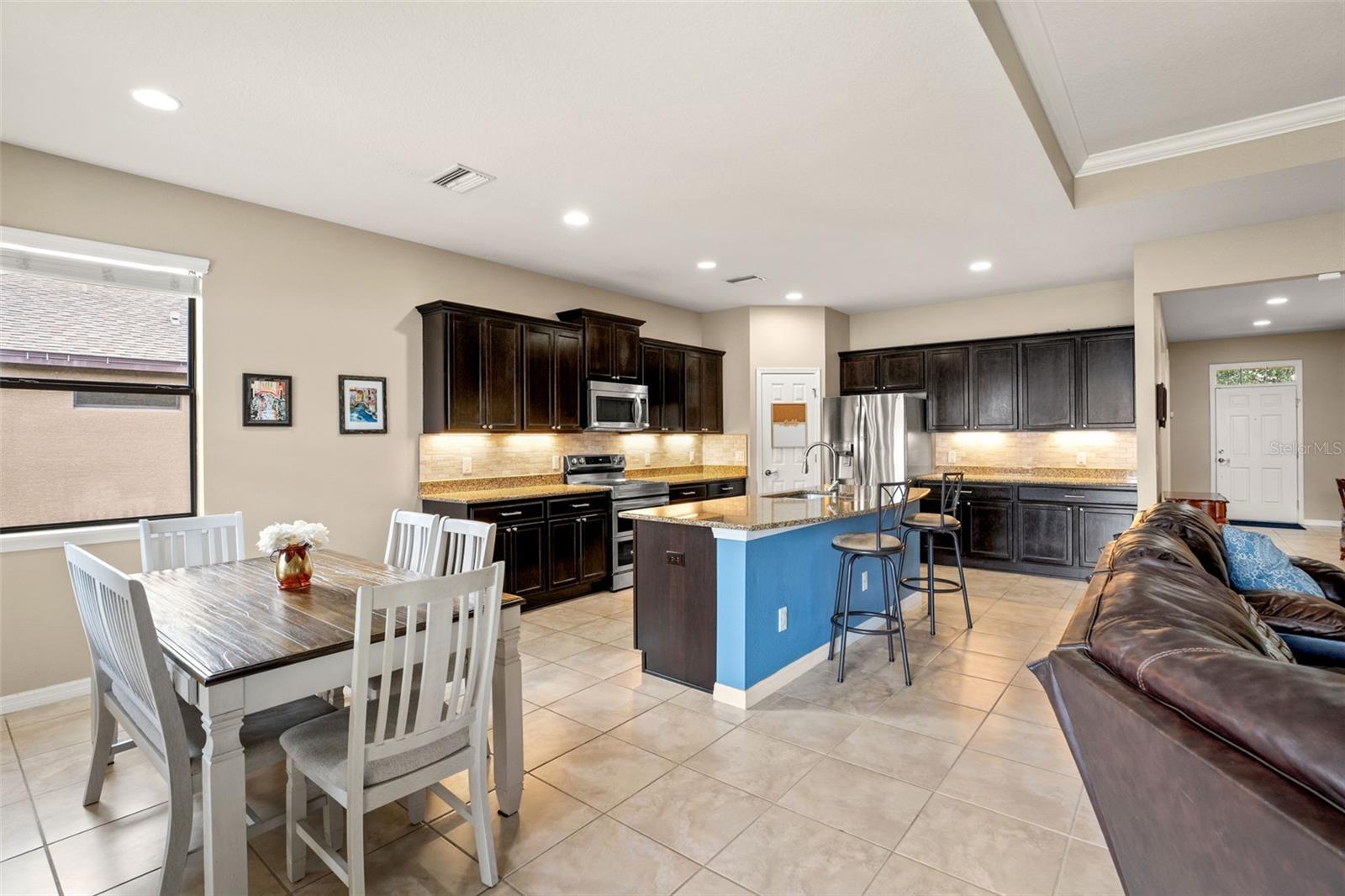 Image 18 of 49 For 2226 Landside Drive
