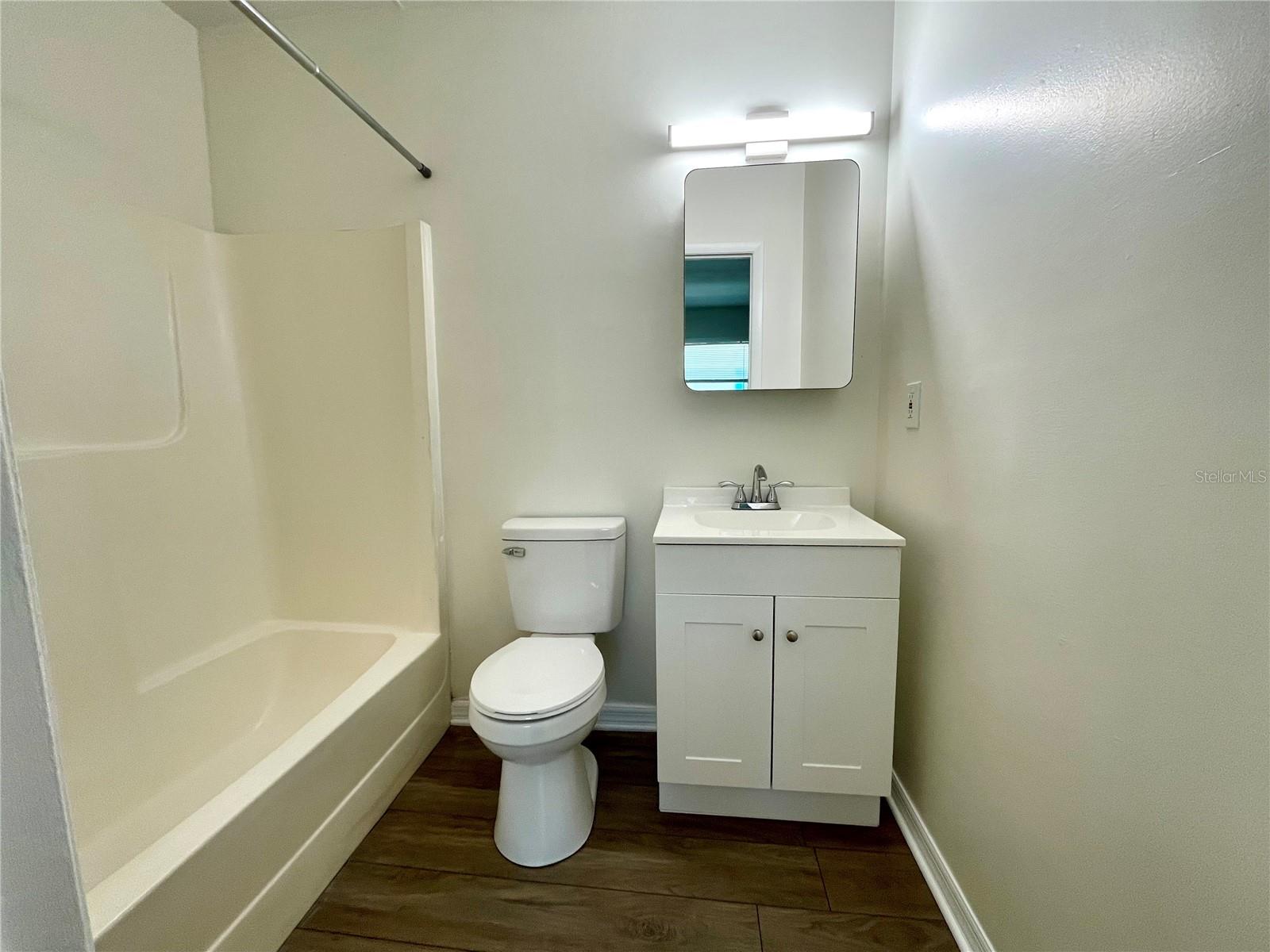 Image 10 of 15 For 401 1st Avenue Ne 411