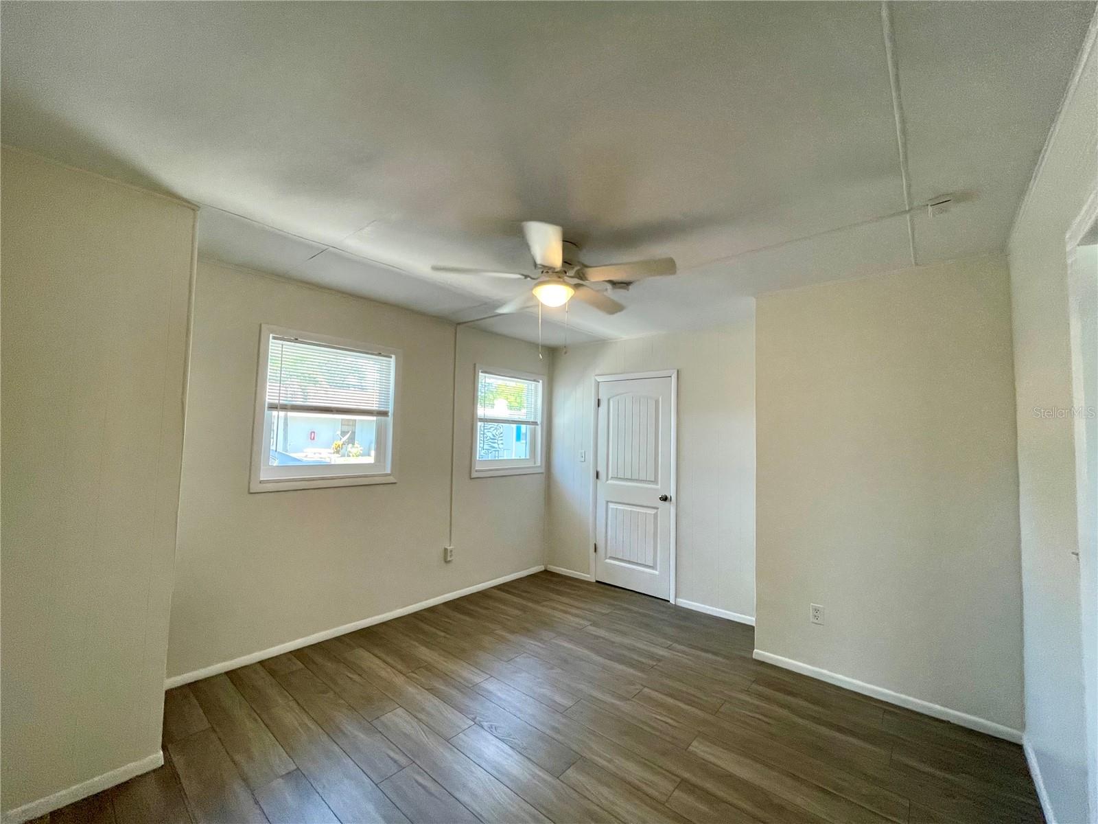 Image 11 of 15 For 401 1st Avenue Ne 411