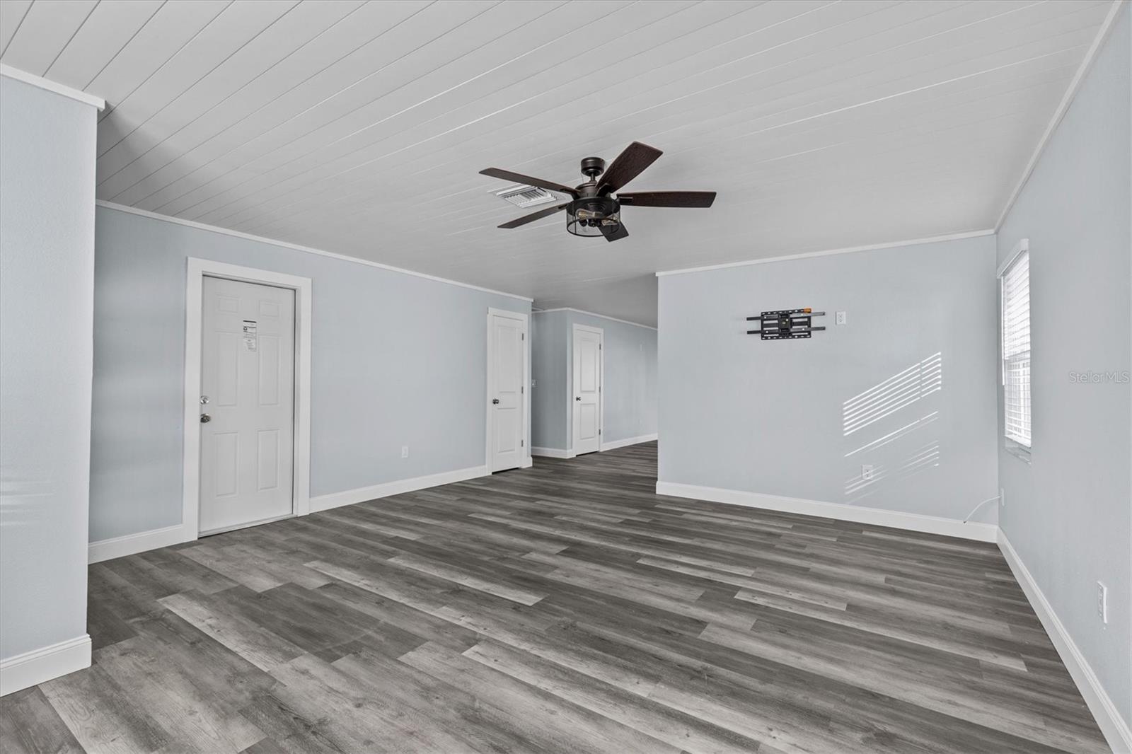 Image 11 of 51 For 13821 Judy Avenue