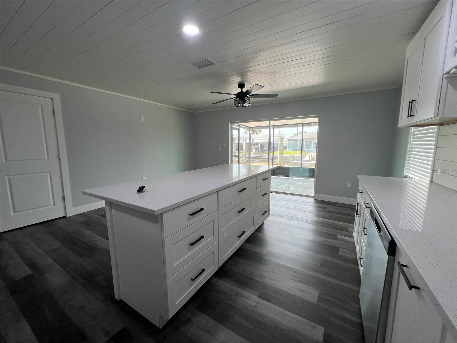Image 21 of 51 For 13821 Judy Avenue