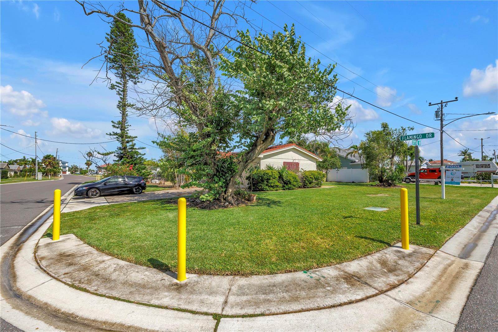 Image 3 of 54 For 557 Crystal Drive