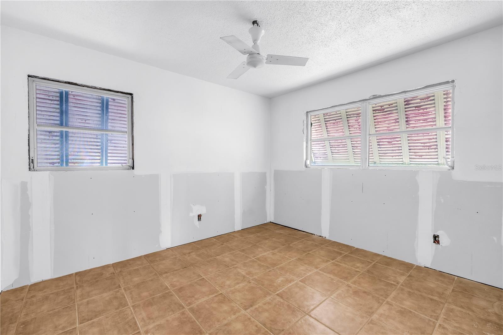 Image 36 of 54 For 557 Crystal Drive