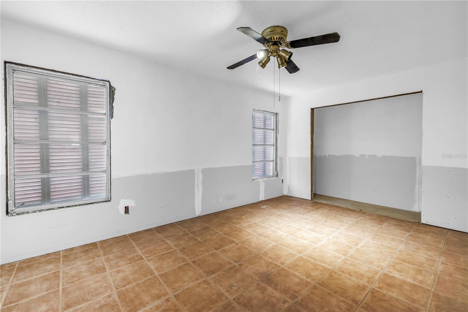 Image 41 of 54 For 557 Crystal Drive