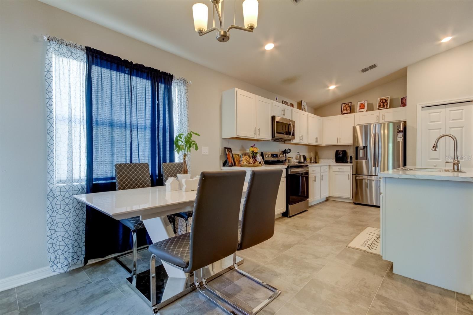 Image 17 of 38 For 6738 Hanworth Lane