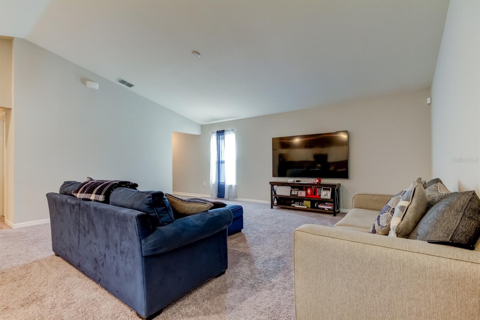 Image 6 of 38 For 6738 Hanworth Lane
