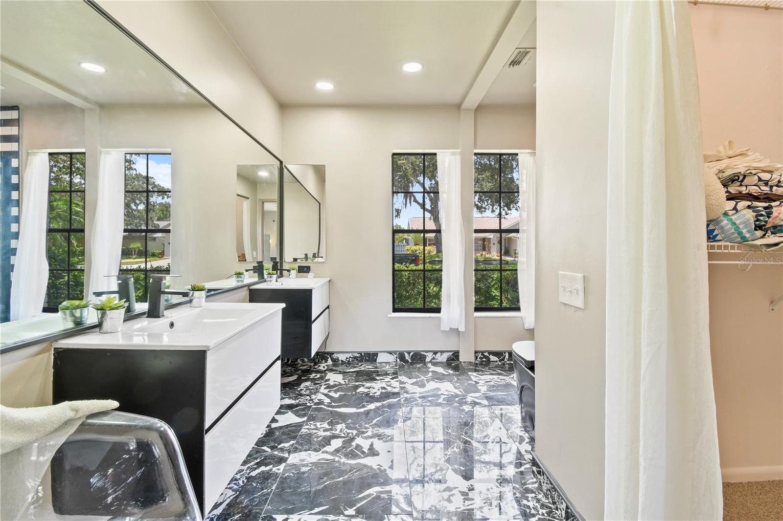 Image 19 of 48 For 2906 Windridge Drive