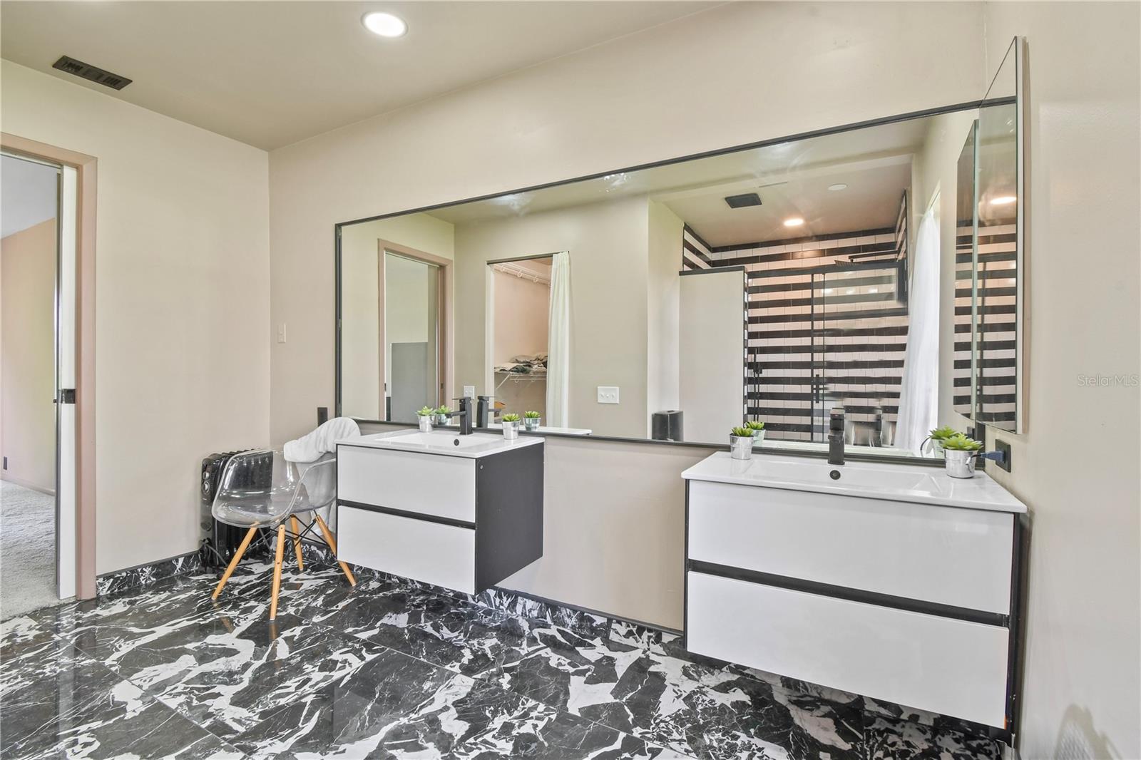 Image 20 of 48 For 2906 Windridge Drive