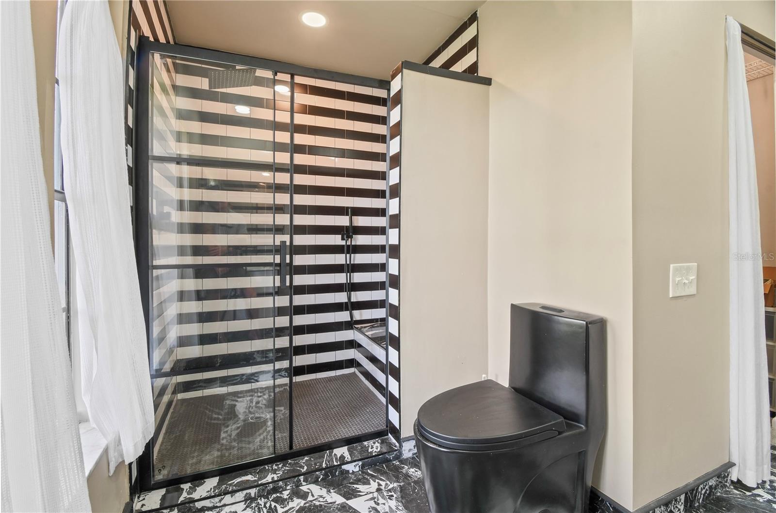 Image 21 of 48 For 2906 Windridge Drive