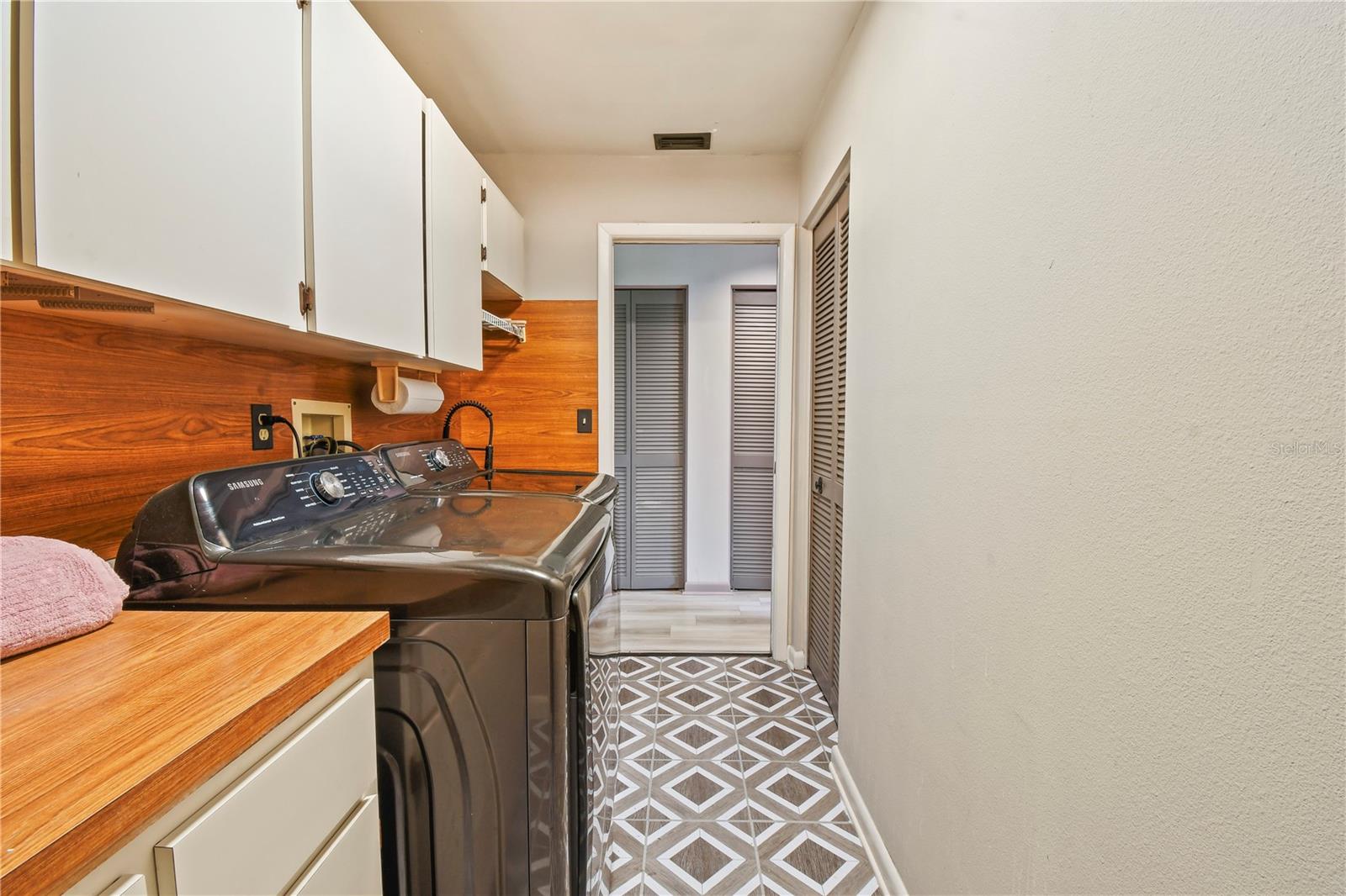 Image 34 of 48 For 2906 Windridge Drive