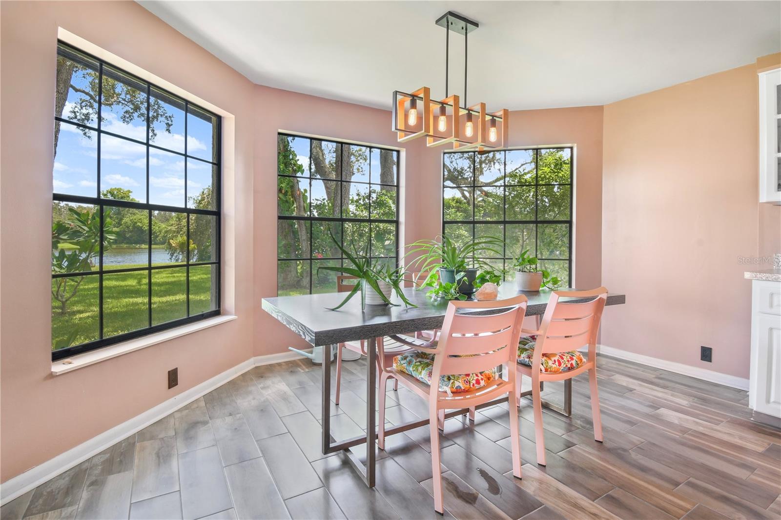 Image 7 of 48 For 2906 Windridge Drive