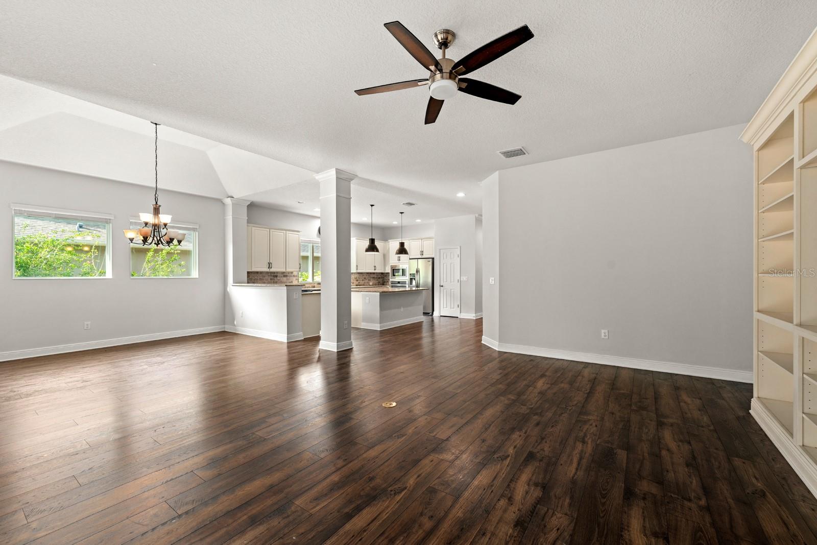 Image 13 of 37 For 1304 Lorea Lane