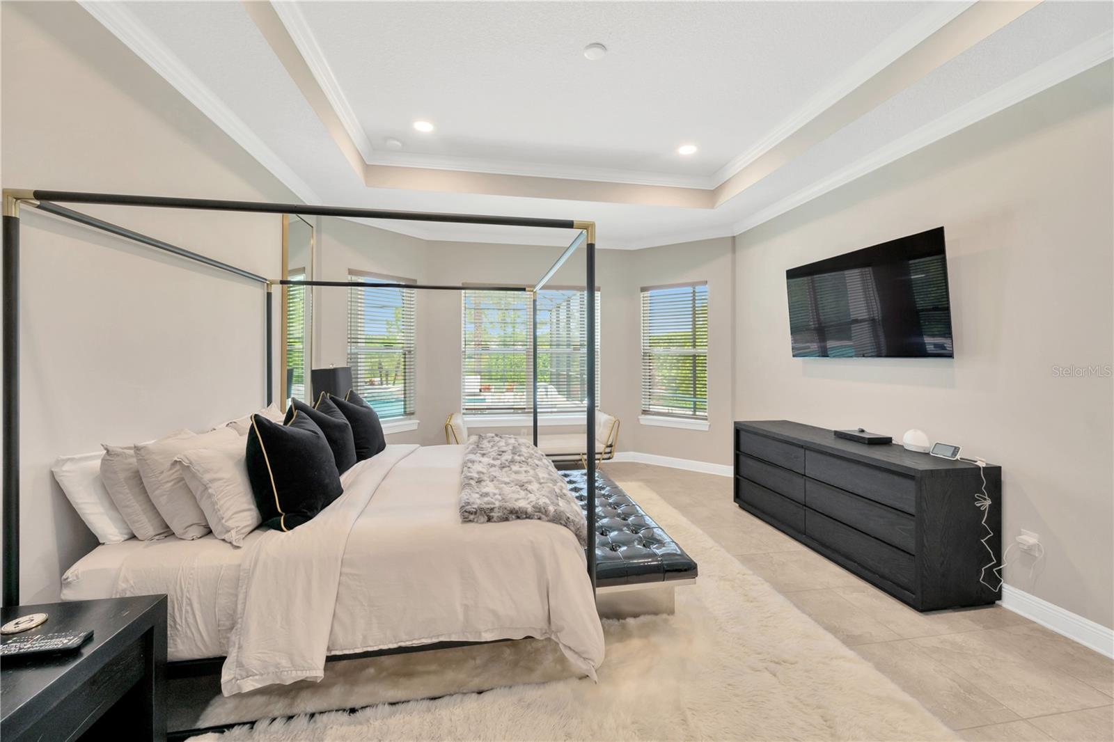 Listing photo id 19 for 9219 Tillinghast Drive