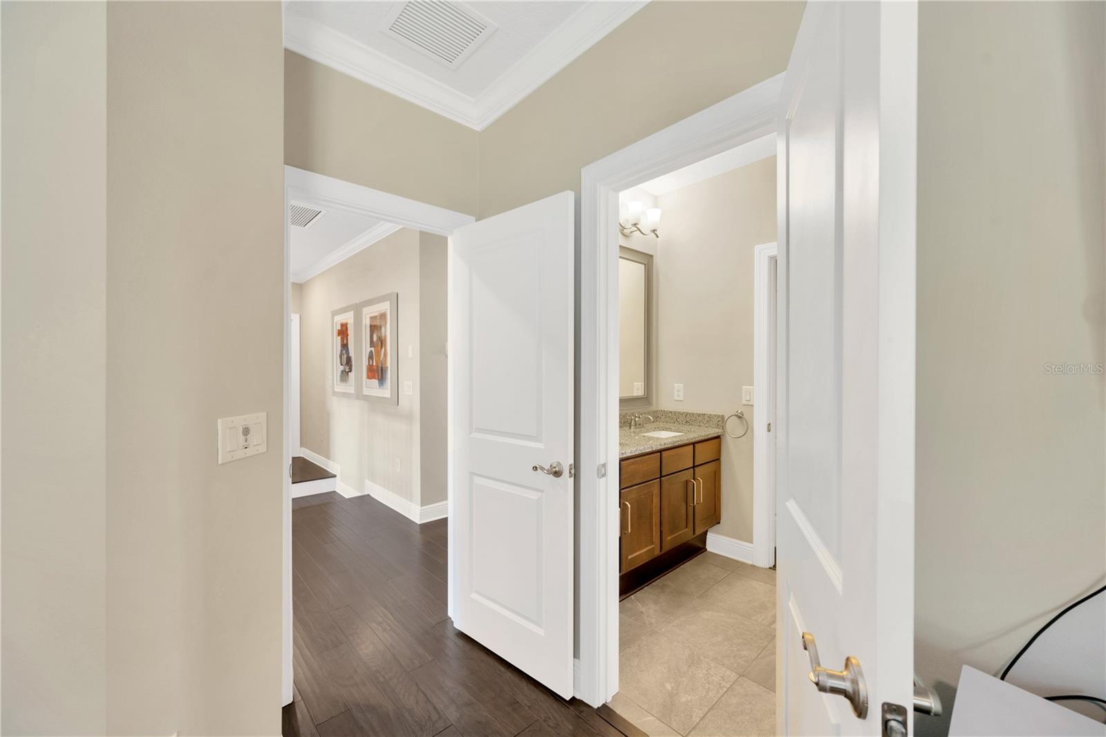 Listing photo id 29 for 9219 Tillinghast Drive
