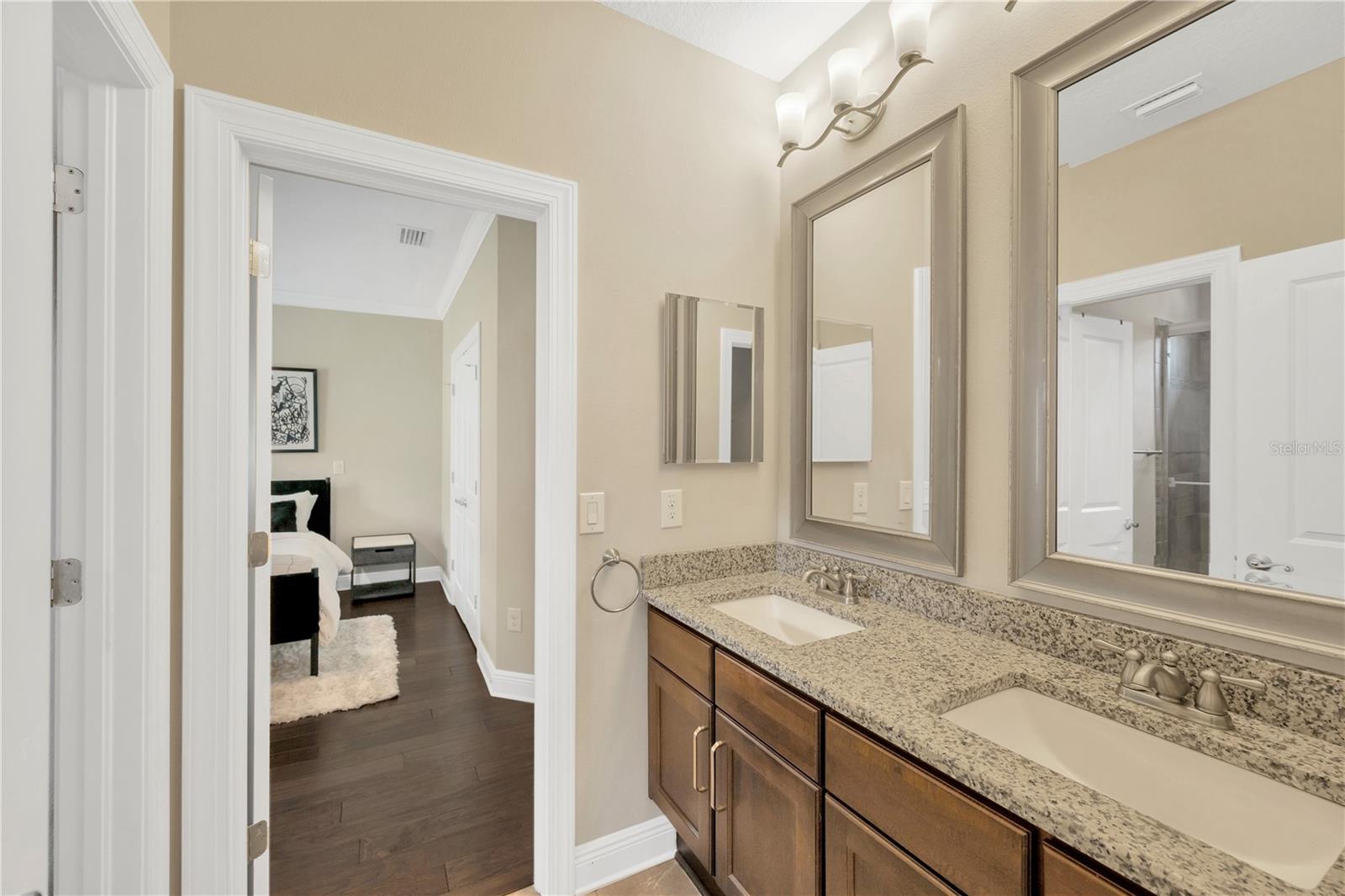 Listing photo id 31 for 9219 Tillinghast Drive