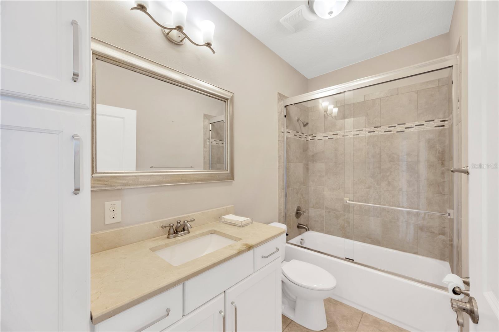 Listing photo id 34 for 9219 Tillinghast Drive