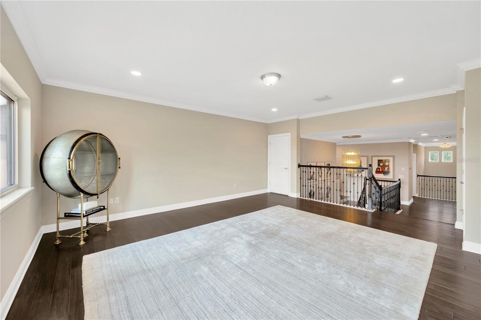 Listing photo id 35 for 9219 Tillinghast Drive
