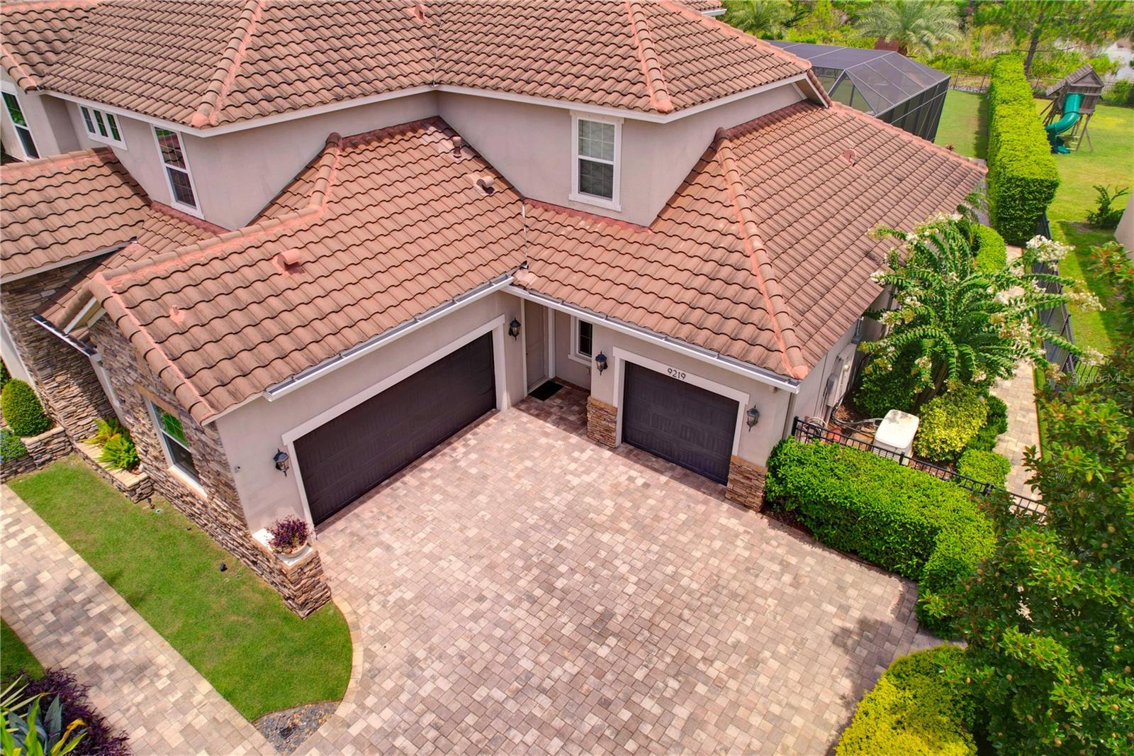 Listing photo id 37 for 9219 Tillinghast Drive