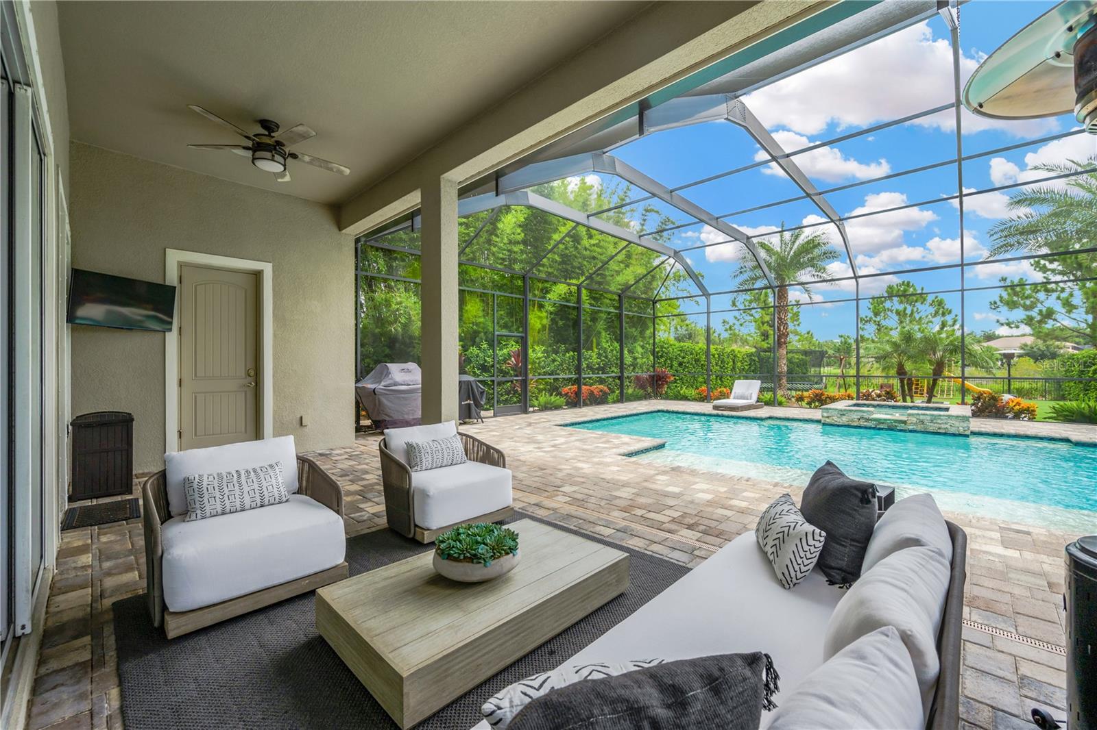 Listing photo id 43 for 9219 Tillinghast Drive