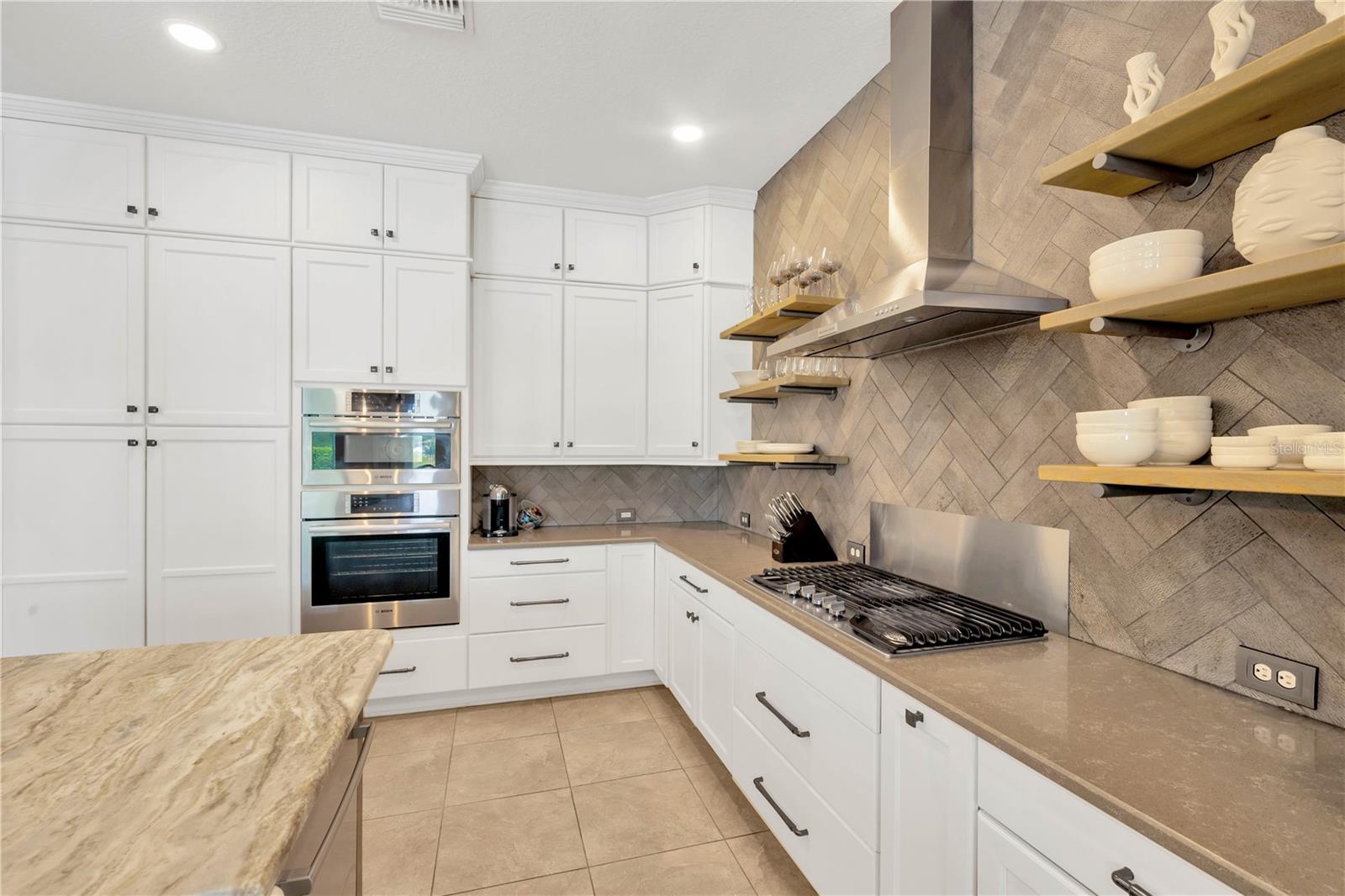 Listing photo id 6 for 9219 Tillinghast Drive