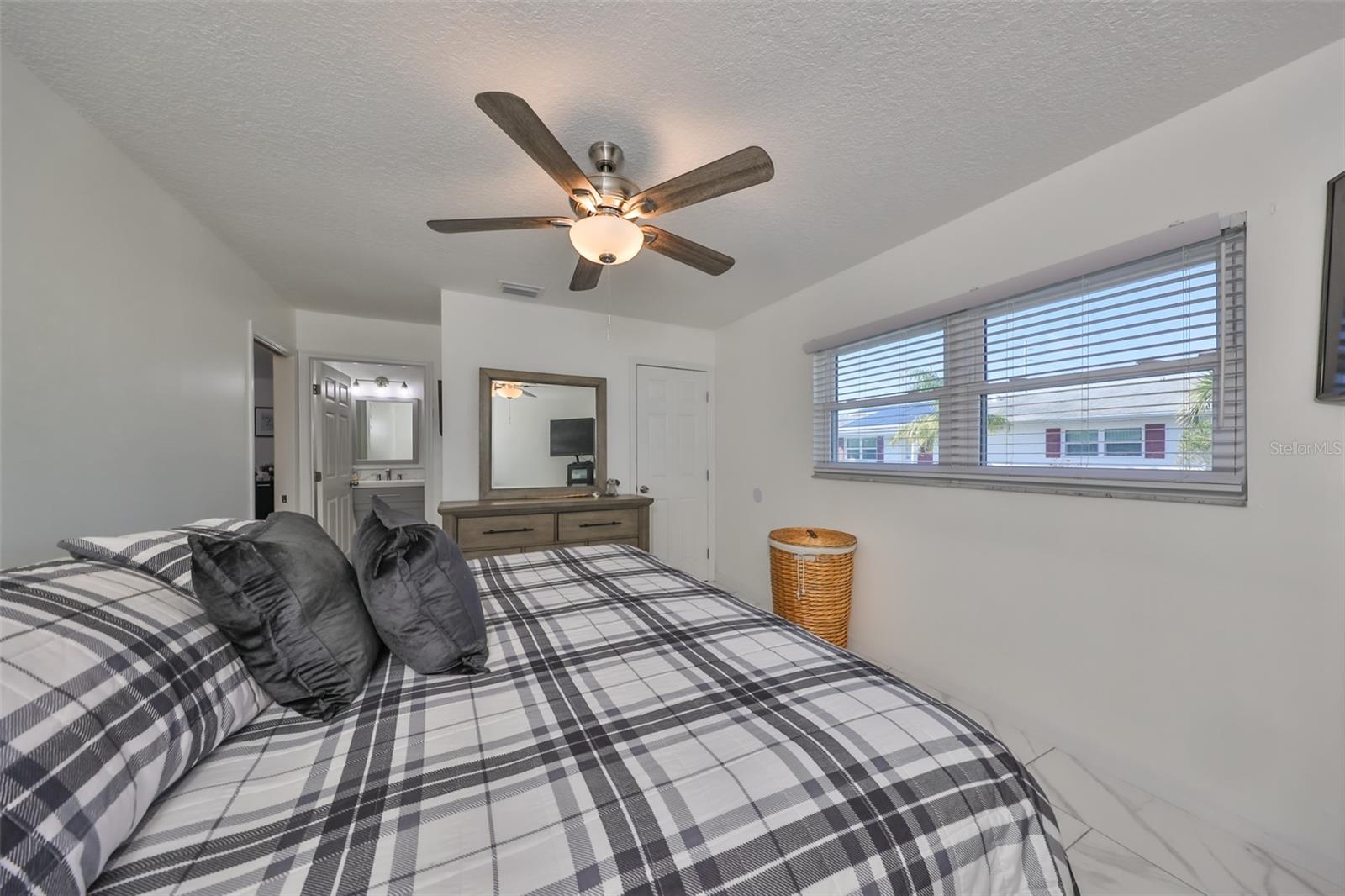 Image 11 of 21 For 703 Rutgers Place