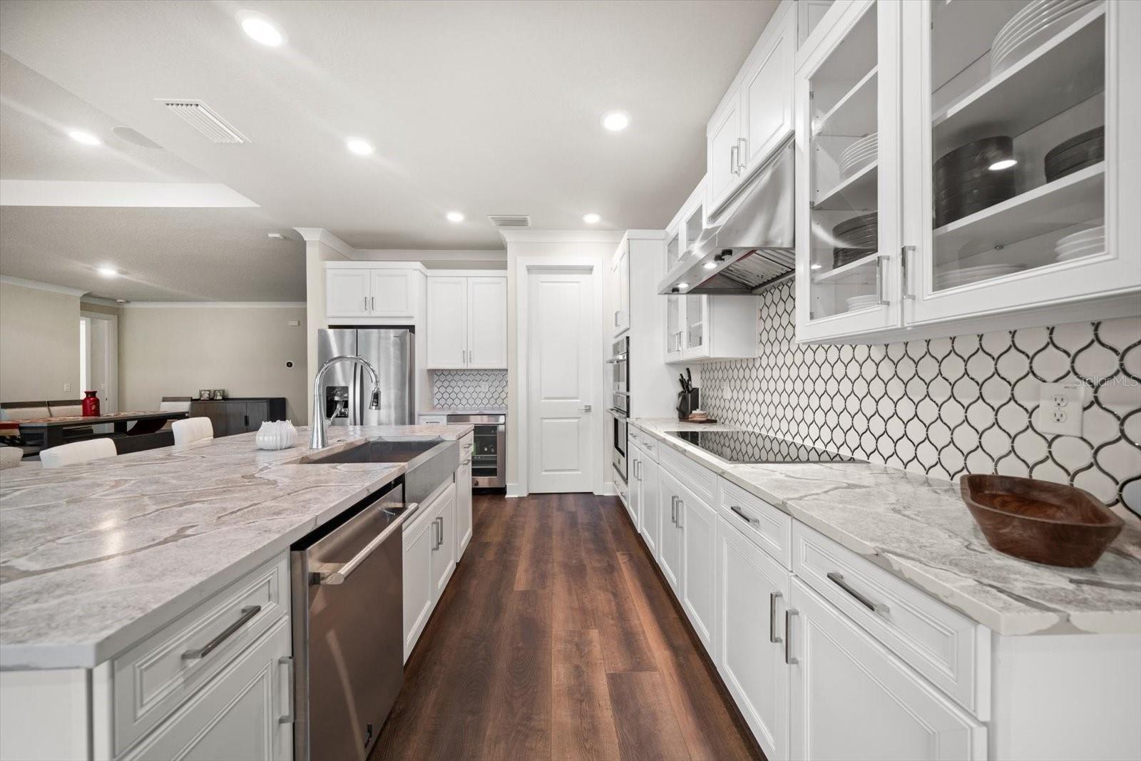Listing photo id 8 for 2516 Cobalt Shores Lane