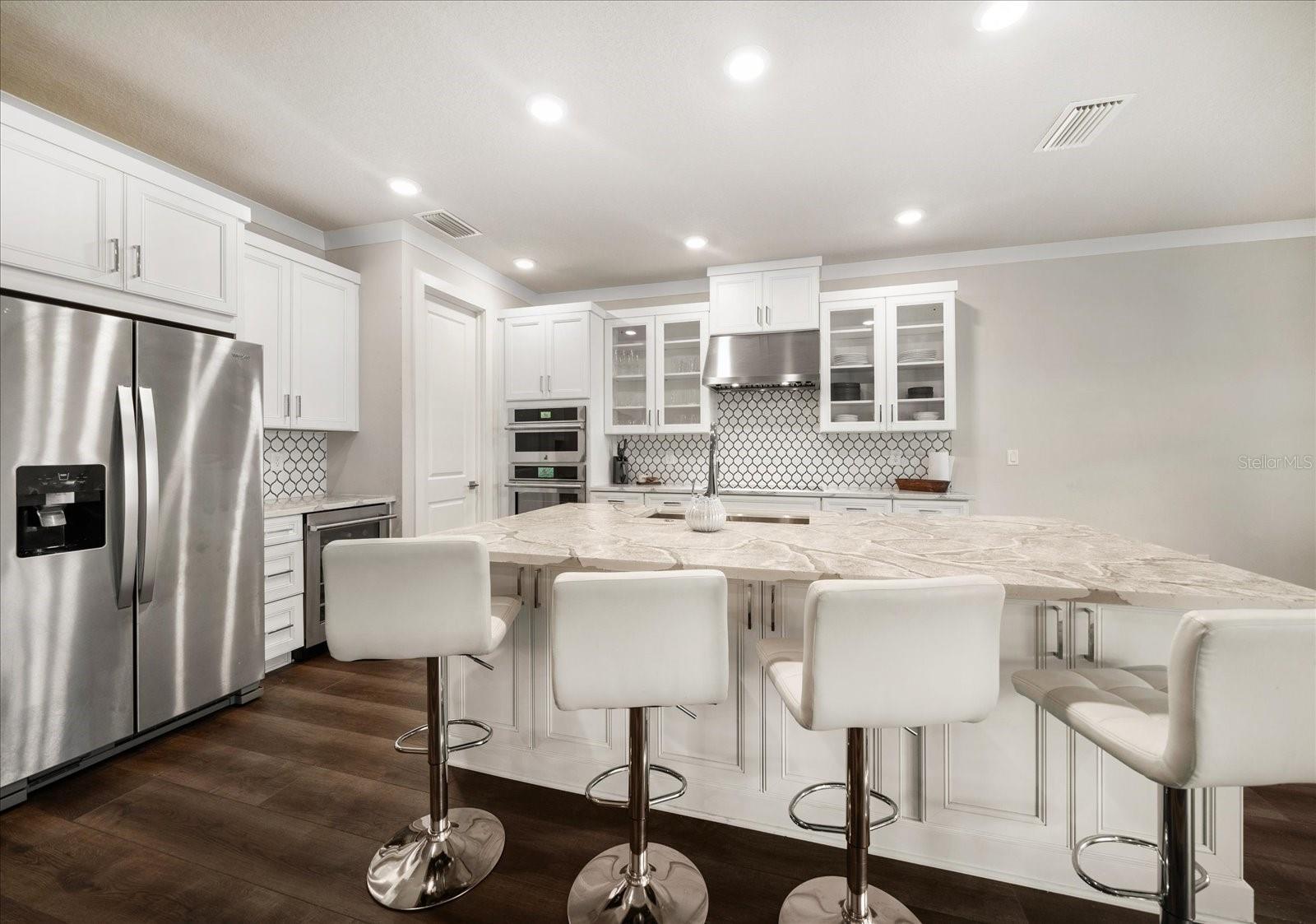 Listing photo id 10 for 2516 Cobalt Shores Lane