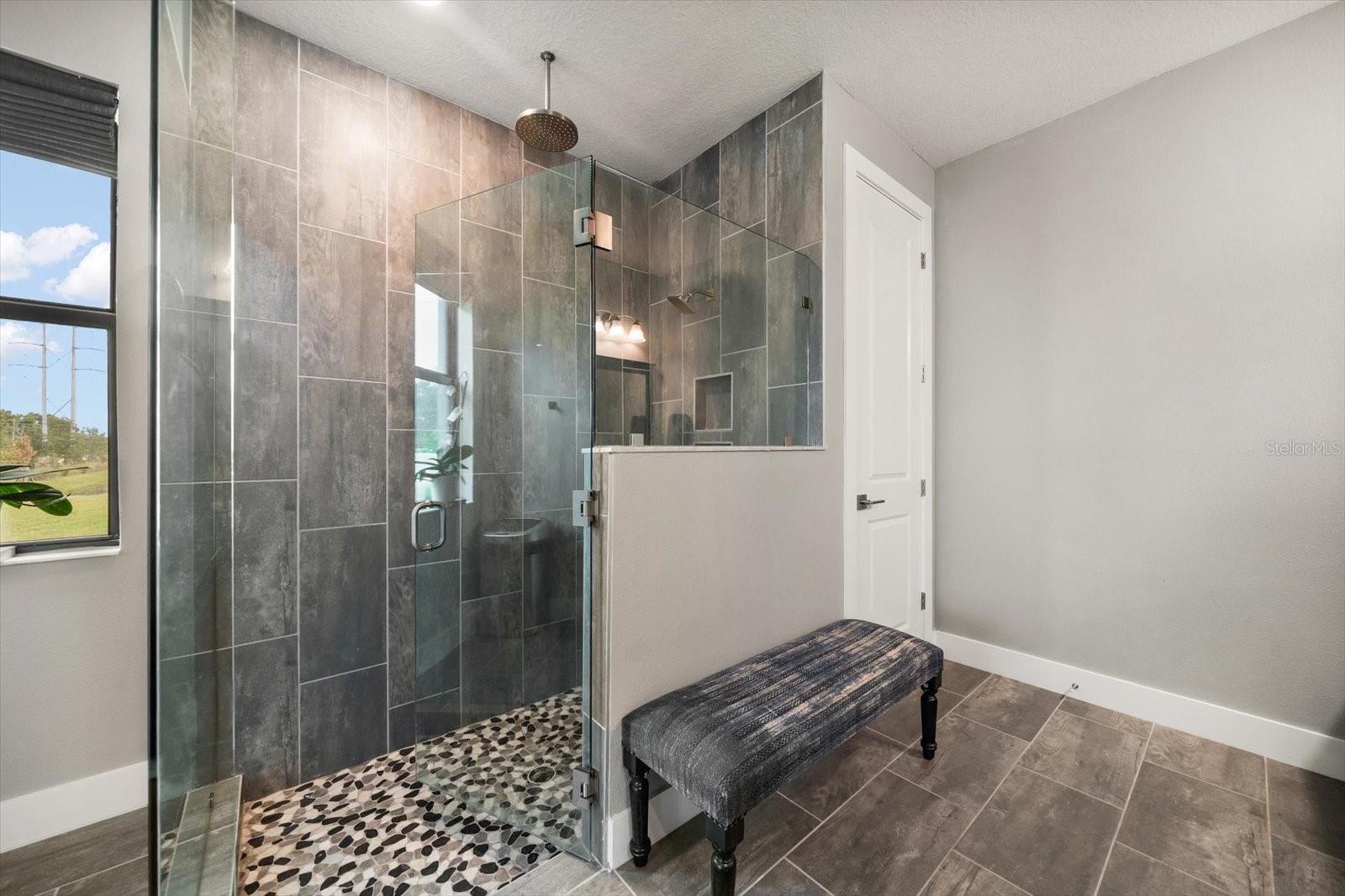Listing photo id 15 for 2516 Cobalt Shores Lane