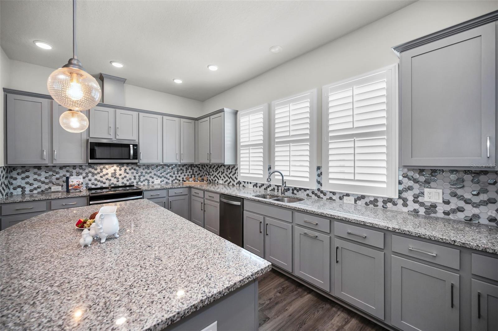Image 16 of 77 For 9589 Cavendish Drive