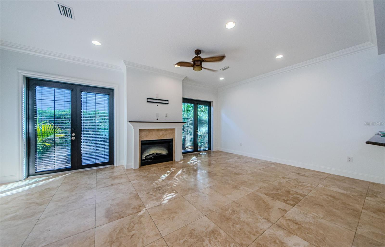 Image 8 of 38 For 3810 Villas Del Sol Court