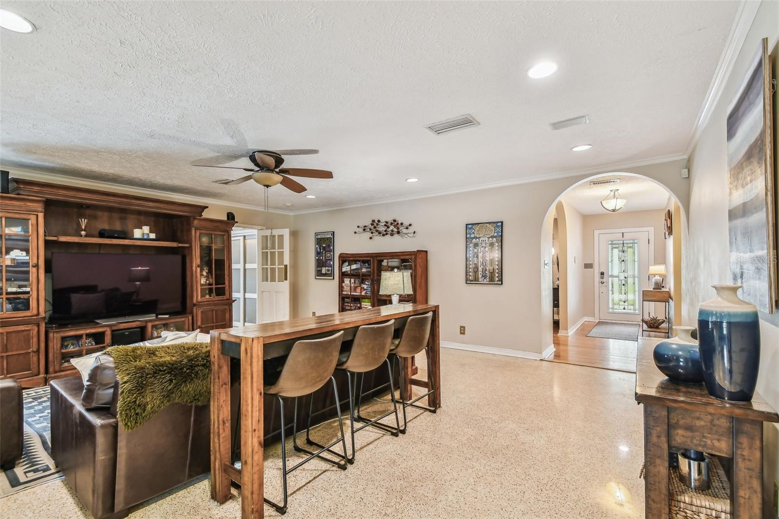 Image 18 of 44 For 563 Madeira Avenue