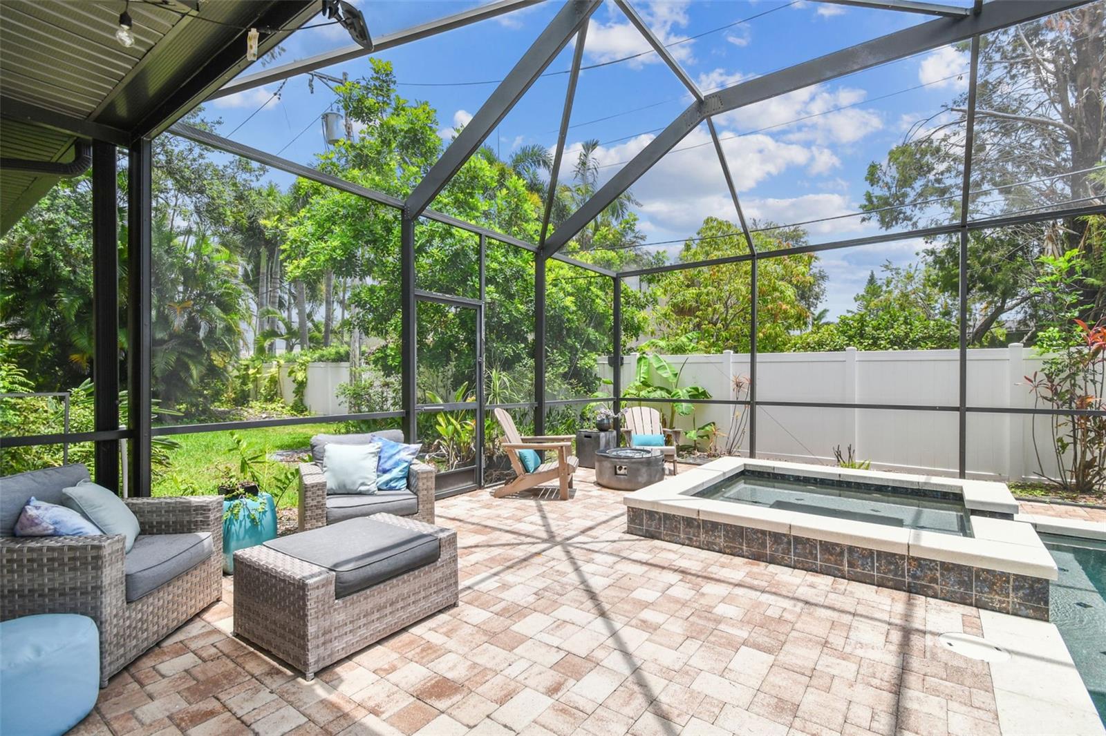 Image 34 of 44 For 563 Madeira Avenue