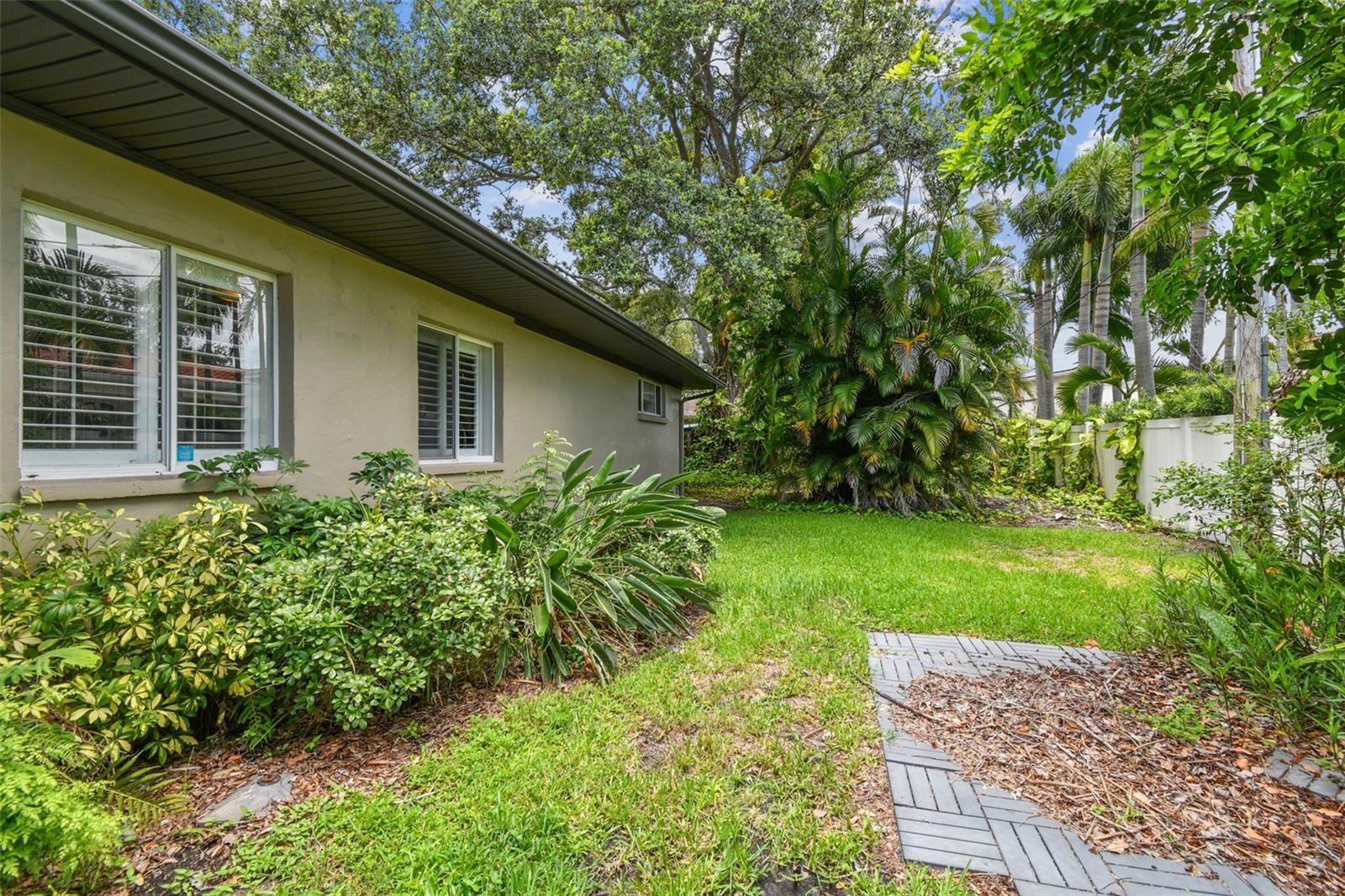 Image 39 of 44 For 563 Madeira Avenue