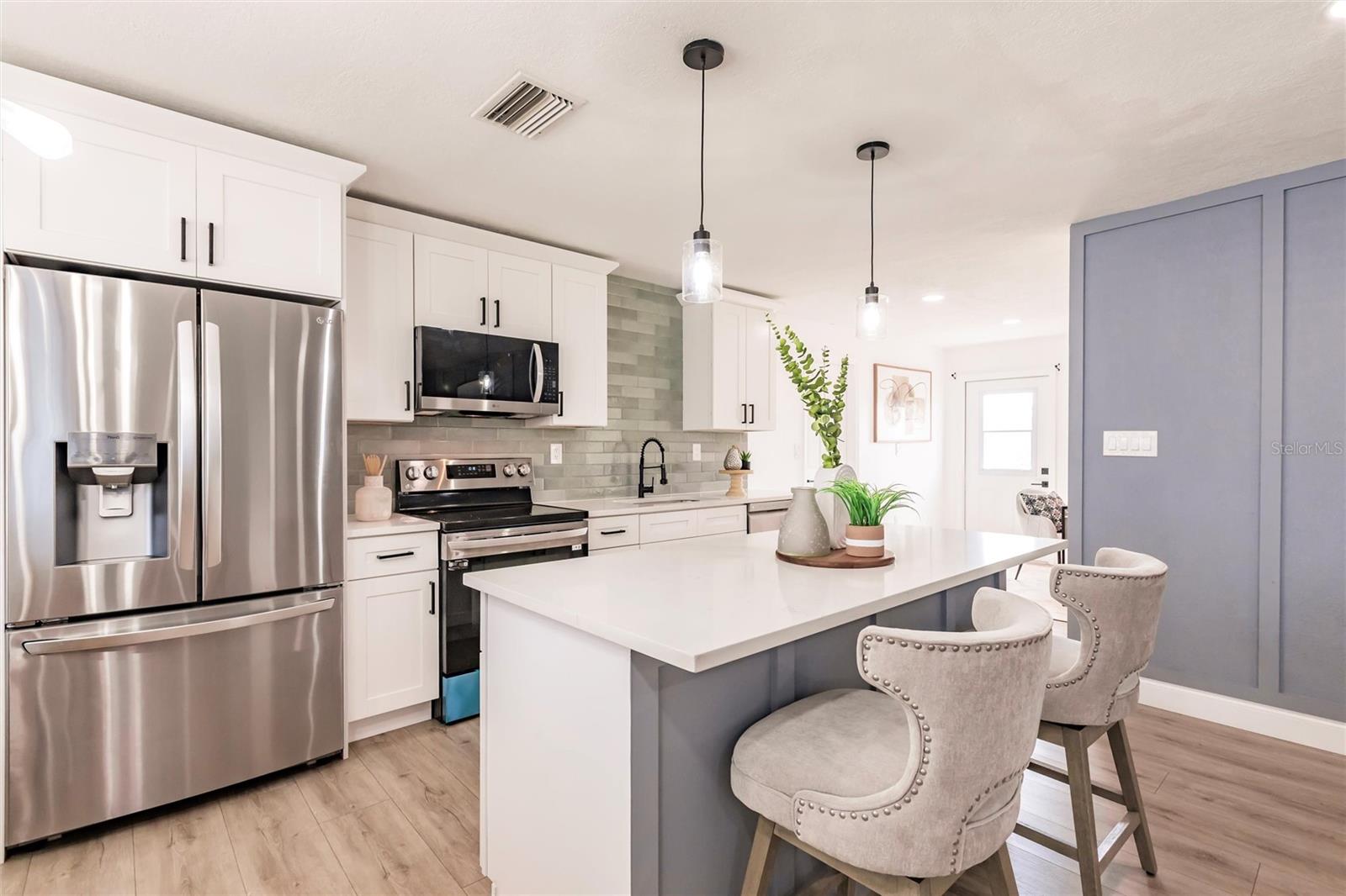 Image 11 of 33 For 3316 Port Charlotte Boulevard