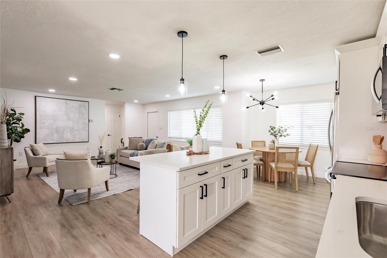 Image 17 of 33 For 3316 Port Charlotte Boulevard