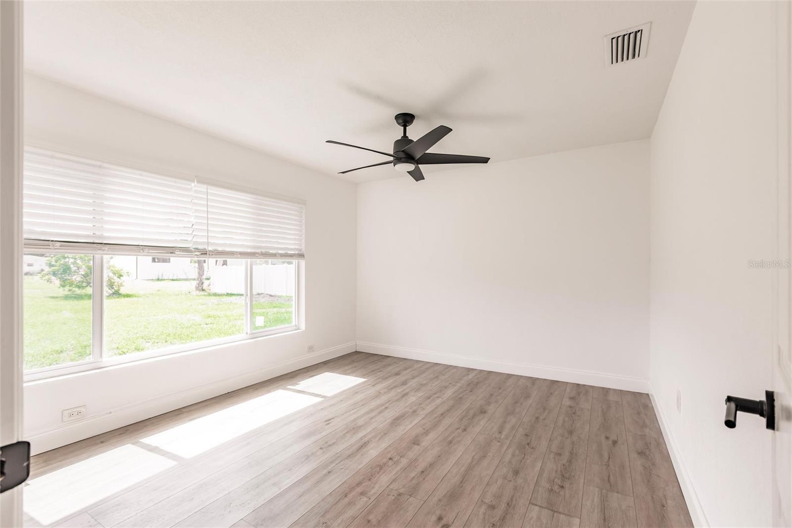 Image 28 of 33 For 3316 Port Charlotte Boulevard