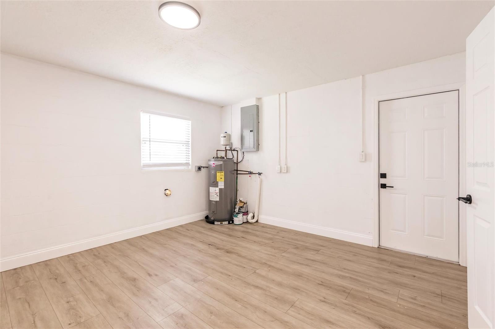 Image 30 of 33 For 3316 Port Charlotte Boulevard
